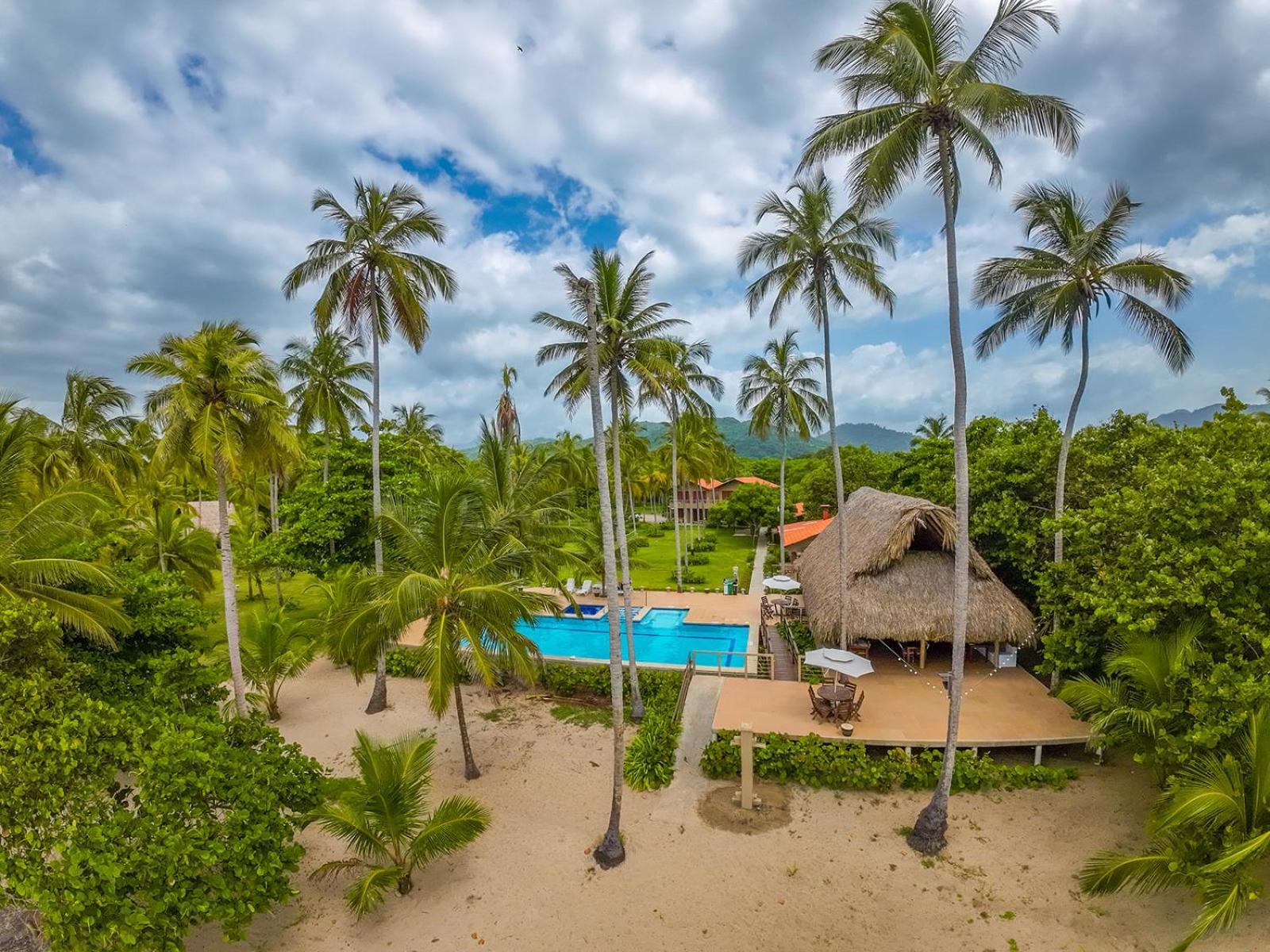 Chiniu Hotel 4*