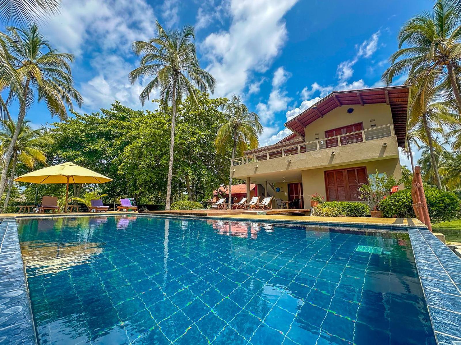 Chiniu Hotel 4*