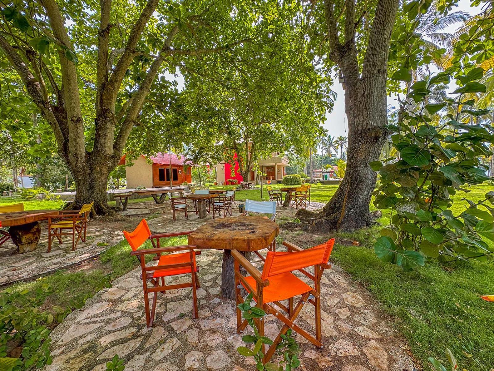 Chiniu Hotel 4*